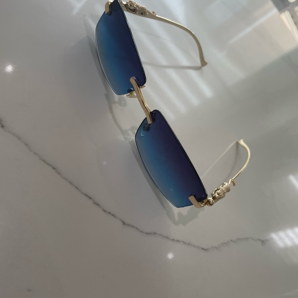 Sunglasses for sale! - Picture 2 of 4